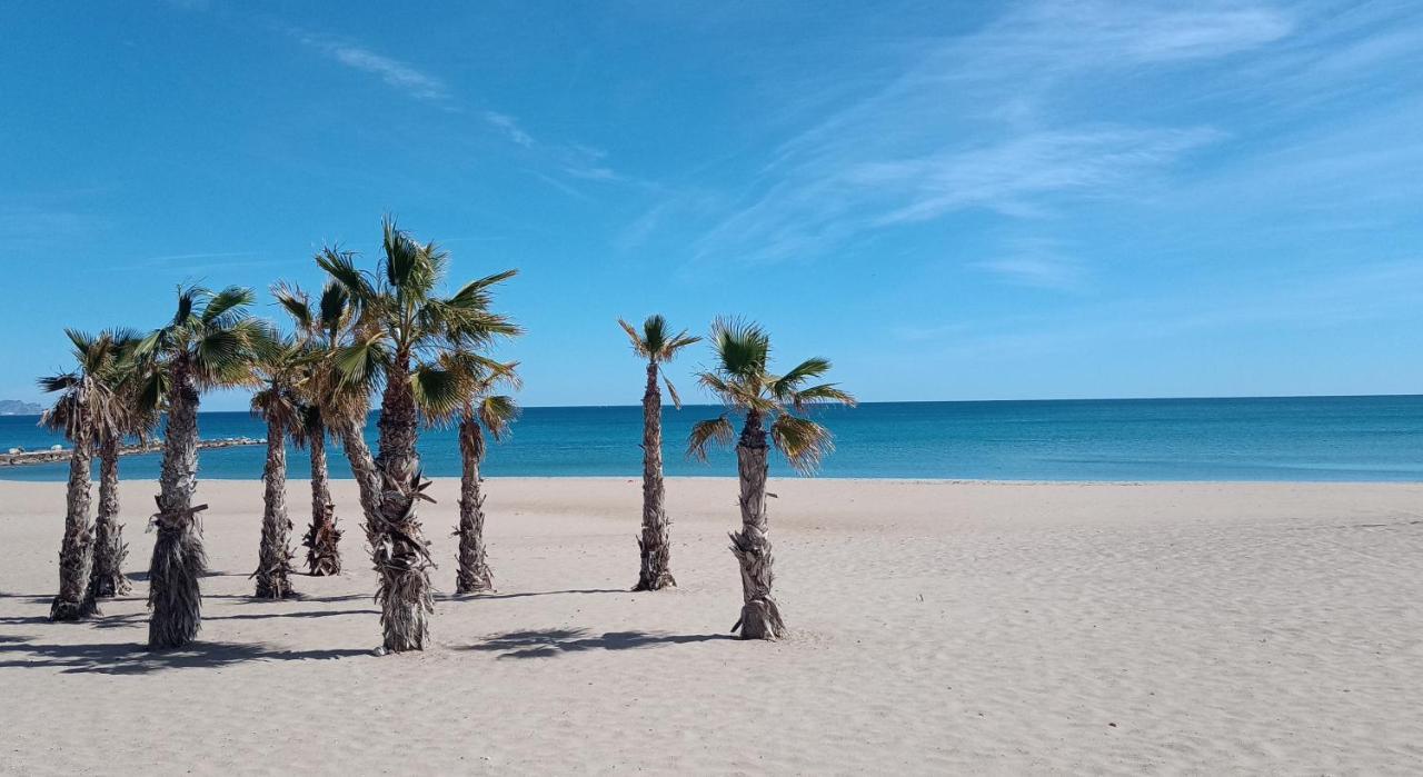 Bungalow Con Encanto, 100M2, A 800 M De La Playa El Campello Eksteriør billede